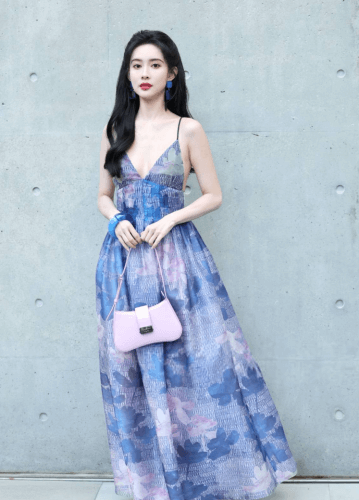 孟子义 活动生图 纯欲碎花吊带连衣长裙[68P 237M]夸克-青春分享栈