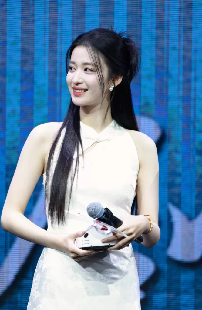 图片[2]-现场活动生图 王楚然  白色无袖连衣长裙[162P 2.1G 夸克]-青春分享栈