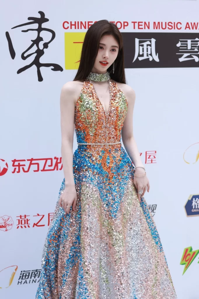 【活动生图】小鞠  七彩亮片V领拖尾长裙[128P 2G 夸盘]-青春分享栈