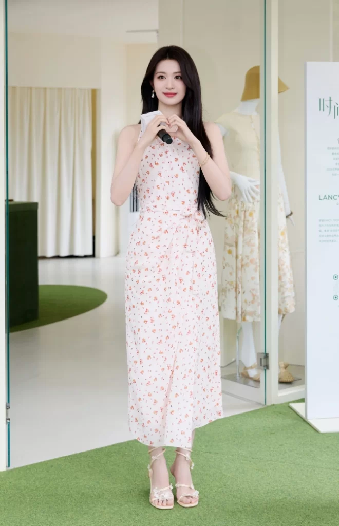 图片[2]-【明星生图】楚然妹妹 白色碎花无袖连衣长裙[夸盘]-青春分享栈