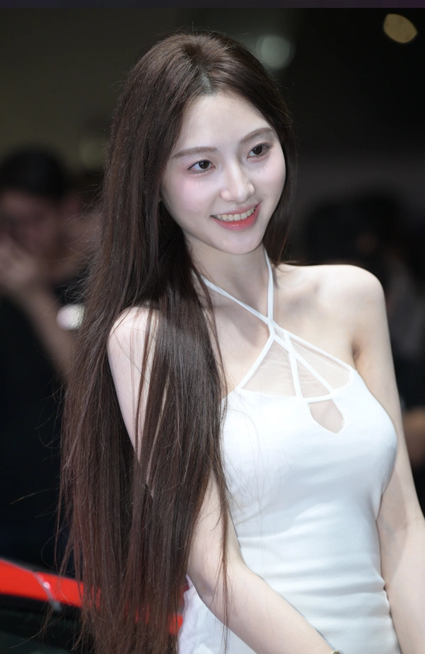 图片[3]-分享一个车展小姐姐【夸盘】-青春分享栈